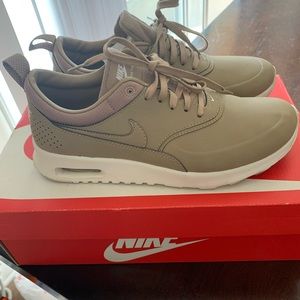 Women Nike Air Max Thea